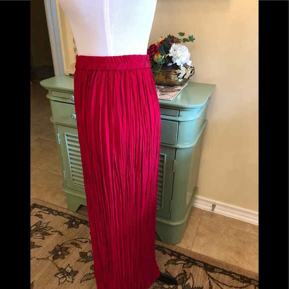 Stonebridge Vintage Red broom stick skirt - Picture 2 of 3